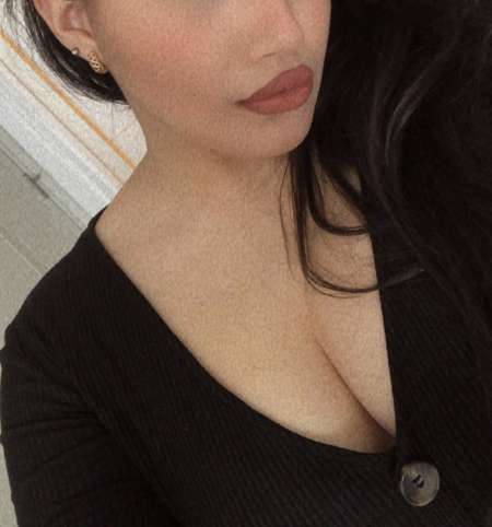 Jeune étudiante recherche sugar daddy
