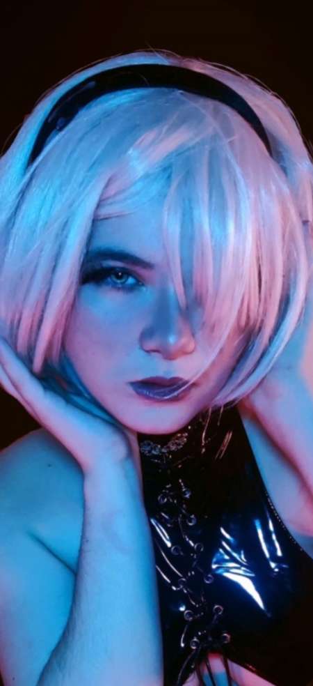 Princesse de 18 ans cherche moneyslave