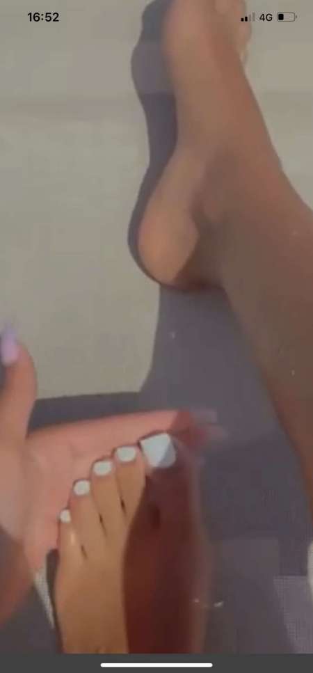 Jeune Dominatrice algérienne