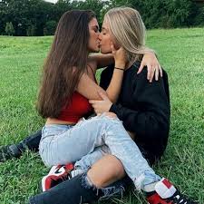 je cherche une bi ou lesbienne