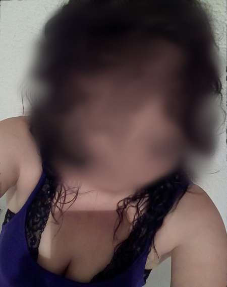 Couple sérieux cherche une Femme docile.