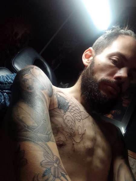 Accompagnant sexuelle mais également escort boy