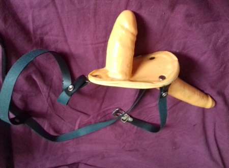 Pour femme avec gode-ceinture