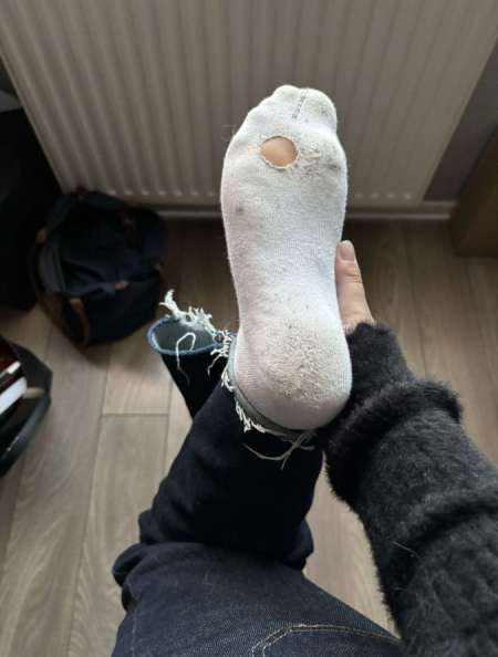 Poubelle pour jeunes étudiantes