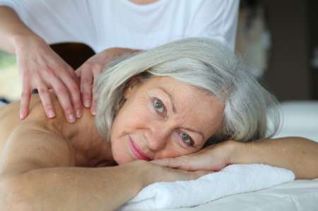  MASSAGE POUR FEMME MURE OU AGEE