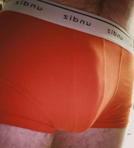 Homme gourmand (massage, orgasmes...) bi curieux