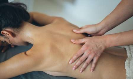  Massage naturiste pour femme jeune ou mûre.