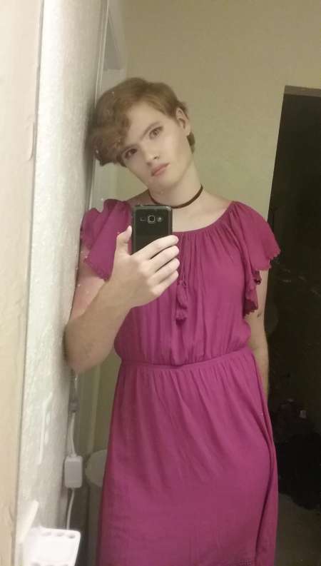 Travestie suceuse gorge profonde