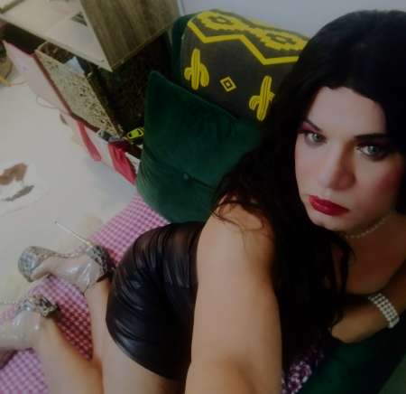 Selena trans hormonee sexy sympa