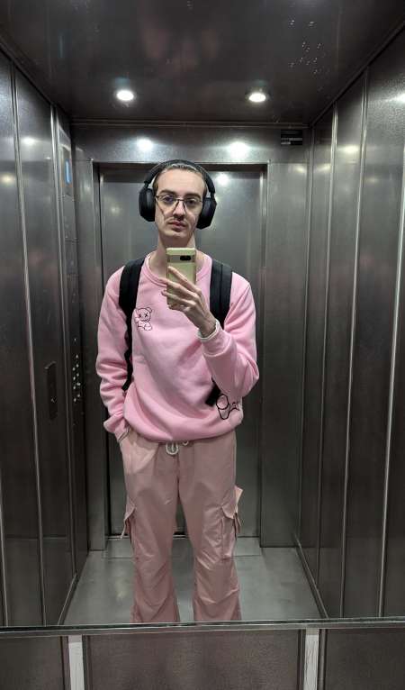 Homme de 18 ans cherche une femme sur Marseille