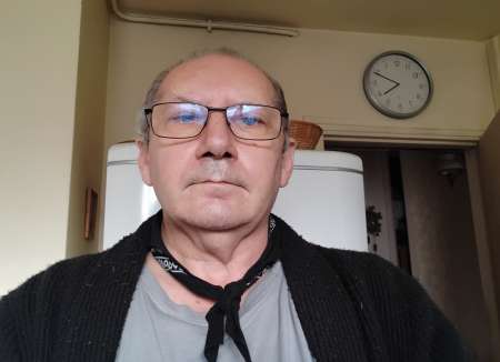 Je donne ma langue a la chatte !