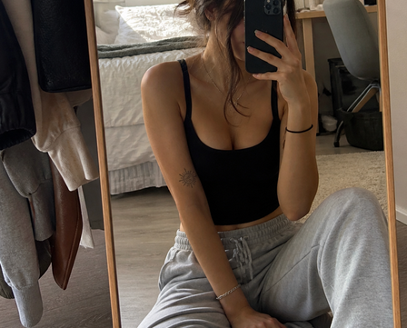 Jolie novice de 22 ans 3