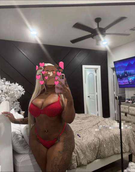 NEGRESSE EN FORME COMME UNE BOULE DISPO PR TOI
