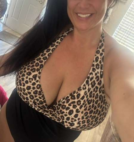 Sexe discret avec une femme en couple