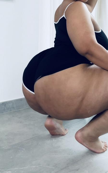 Lenna la chaude tout excité et mouillé