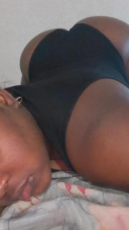 NATURELLE NEGRESSE DIABLESSE SEXUELLE ET DOUCE